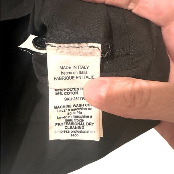 BEBE Made in Italy Ruffle Off the Shoulder Button Front Top, size M - Picture 4 of 7